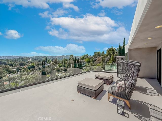 5134 Medina, Woodland Hills, CA 91364