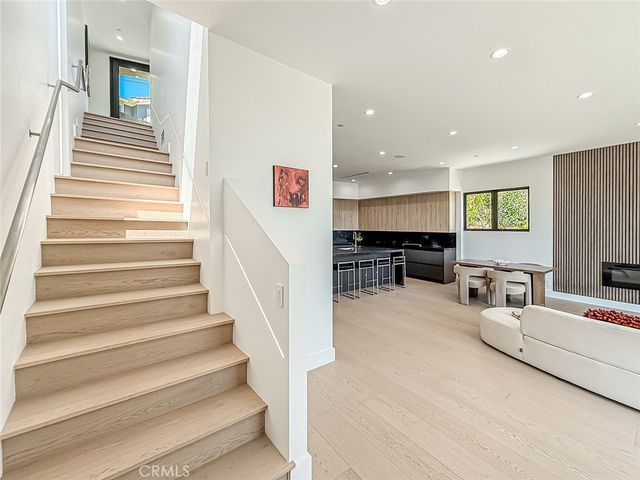 5134 Medina, Woodland Hills, CA 91364