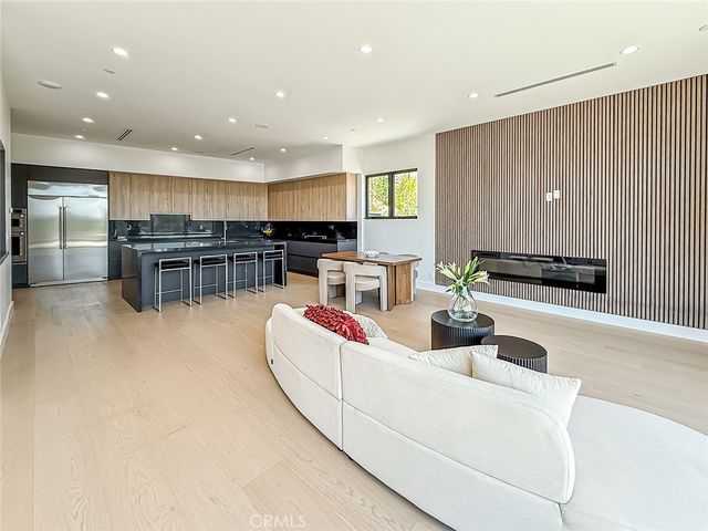 5134 Medina, Woodland Hills, CA 91364