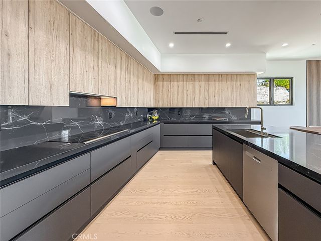 5134 Medina, Woodland Hills, CA 91364