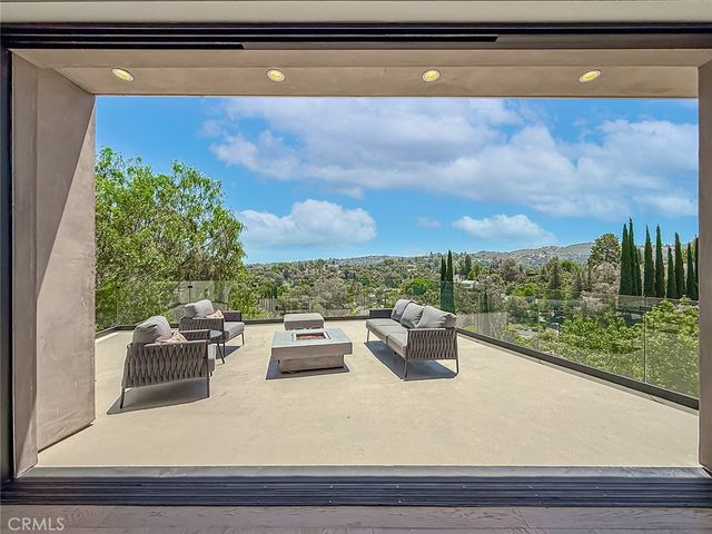 5134 Medina, Woodland Hills, CA 91364