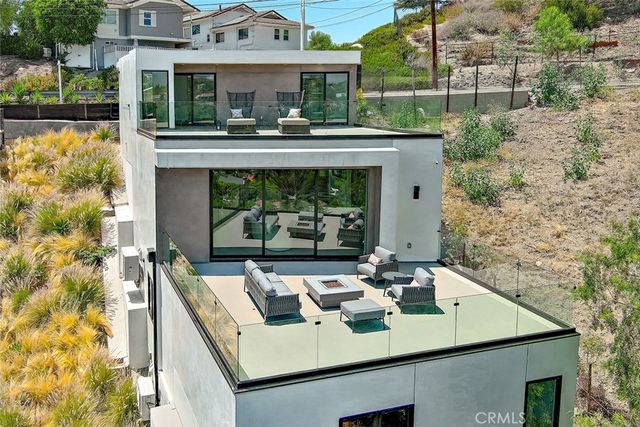 5134 Medina, Woodland Hills, CA 91364