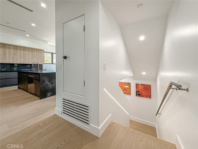 5134 Medina, Woodland Hills, CA 91364