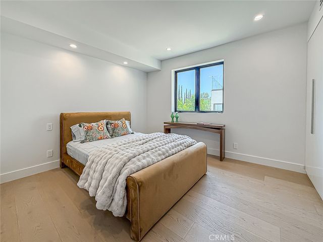 5134 Medina, Woodland Hills, CA 91364