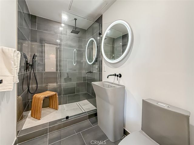 5134 Medina, Woodland Hills, CA 91364