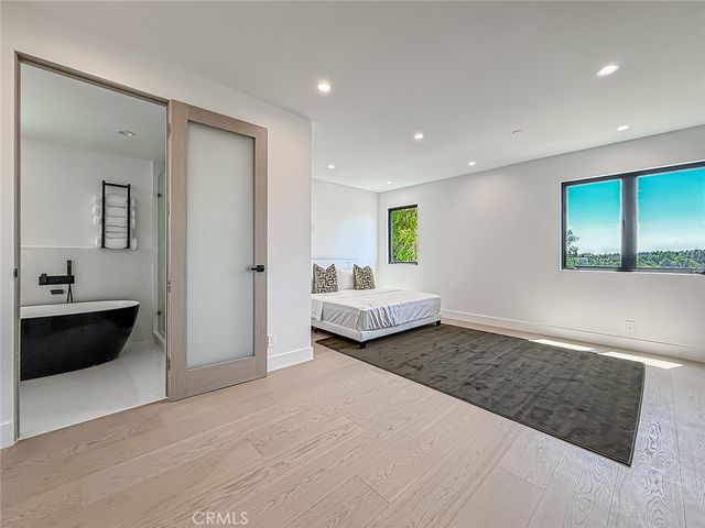 5134 Medina, Woodland Hills, CA 91364