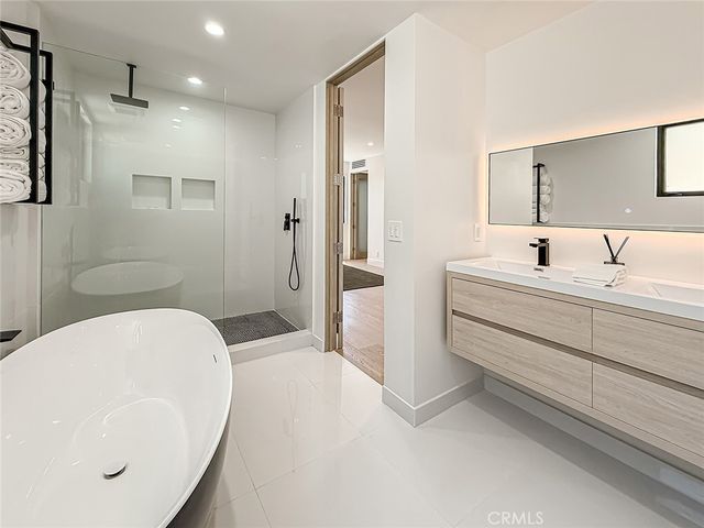 5134 Medina, Woodland Hills, CA 91364