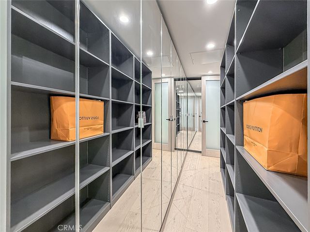5134 Medina, Woodland Hills, CA 91364