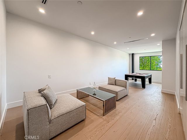 5134 Medina, Woodland Hills, CA 91364