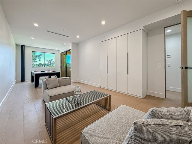 5134 Medina, Woodland Hills, CA 91364
