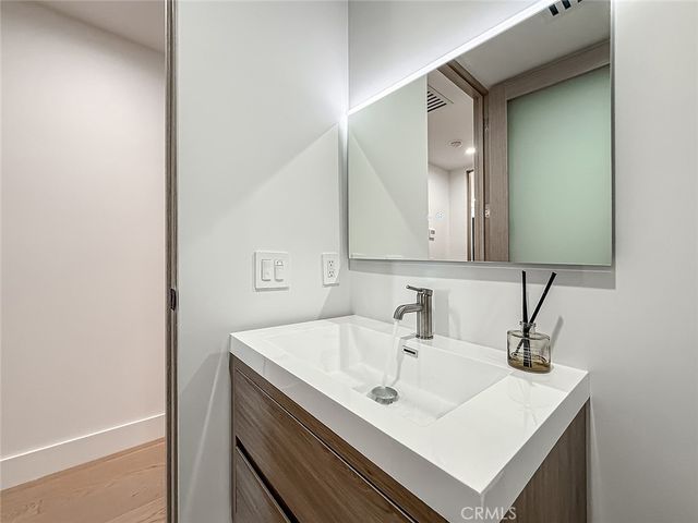 5134 Medina, Woodland Hills, CA 91364