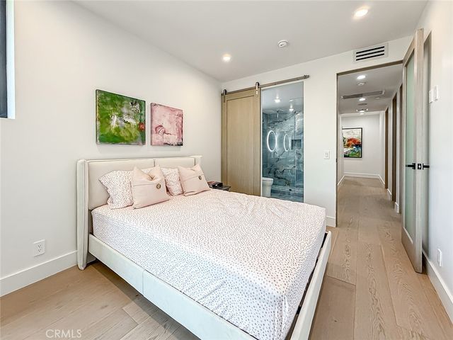 5134 Medina, Woodland Hills, CA 91364