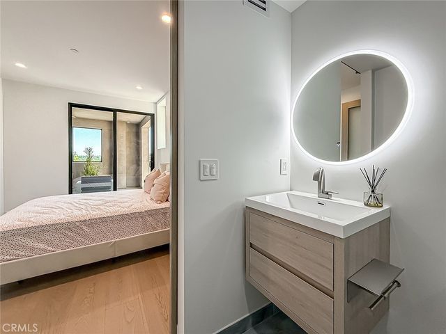 5134 Medina, Woodland Hills, CA 91364