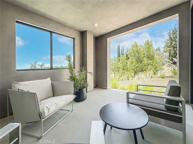 5134 Medina, Woodland Hills, CA 91364