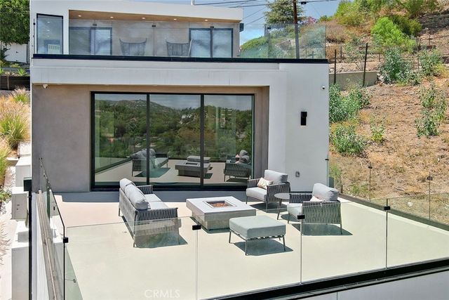5134 Medina, Woodland Hills, CA 91364