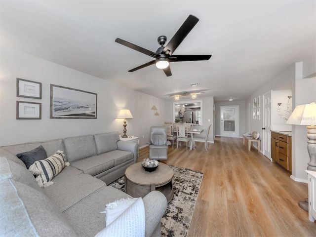 400 MISSION TRAIL E D, Venice, FL 34285