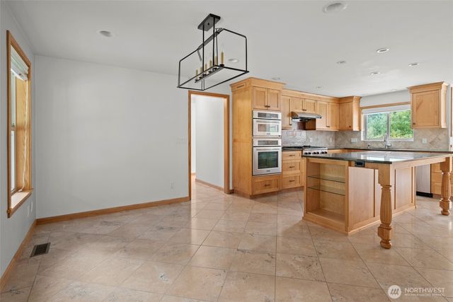 2049 Zylstra Road, Oak Harbor, WA 98277