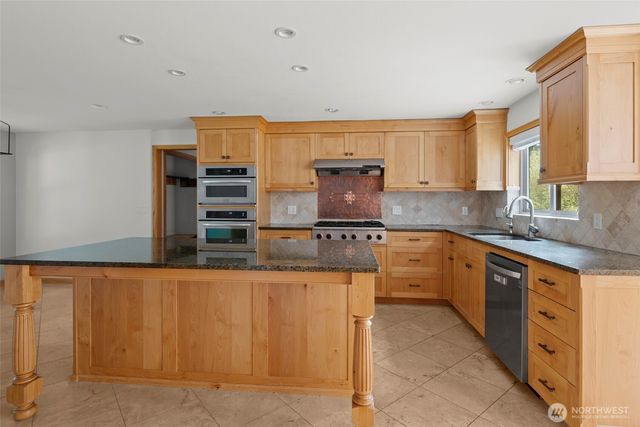 2049 Zylstra Road, Oak Harbor, WA 98277