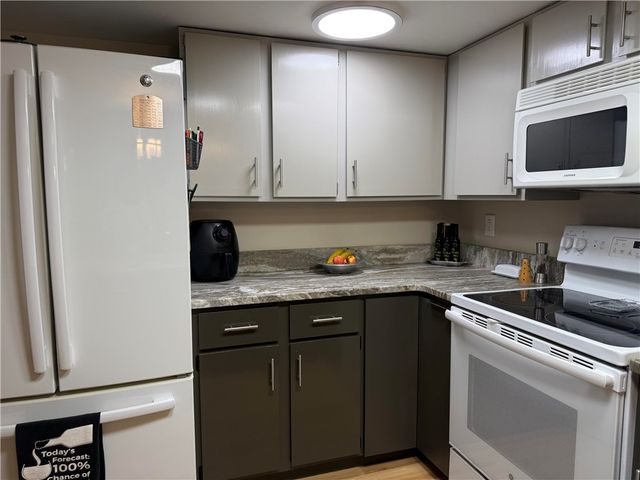 560 S Flagship Drive 7, Salem, SC 29676