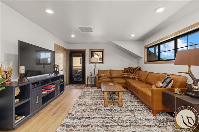 44 Alpine Basin Loop, Red Lodge, MT 59068