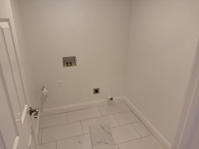 561 Jason Dr, Turlock, CA 95380