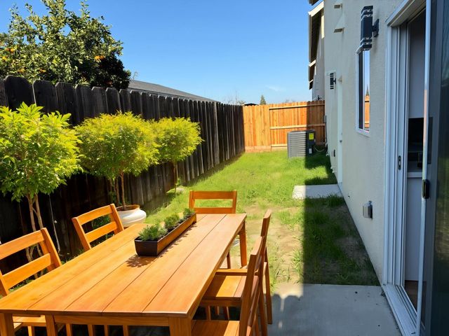 561 Jason Dr, Turlock, CA 95380