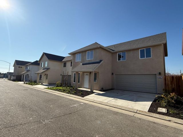 561 Jason Dr, Turlock, CA 95380