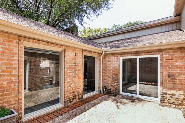 4710 N Cashel Circle, Houston, TX 77069
