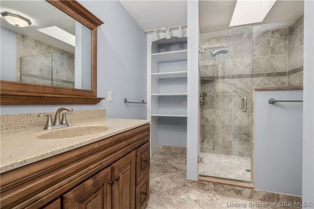 8411 Plum Run Drive, Sellersburg, IN 47172