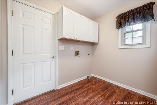 8411 Plum Run Drive, Sellersburg, IN 47172