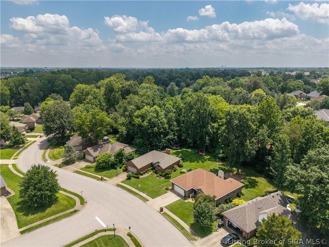 8411 Plum Run Drive, Sellersburg, IN 47172