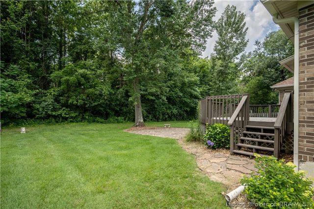 8411 Plum Run Drive, Sellersburg, IN 47172