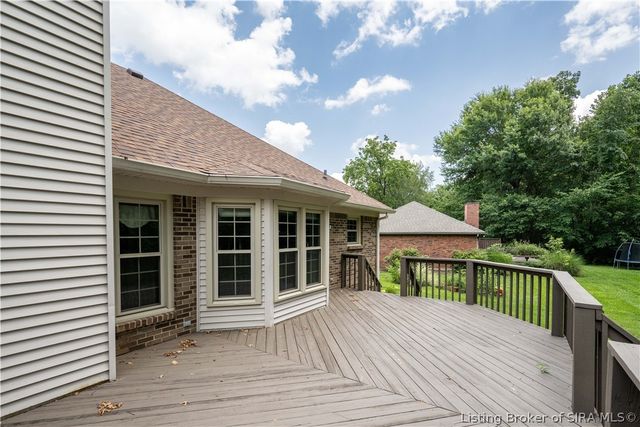 8411 Plum Run Drive, Sellersburg, IN 47172