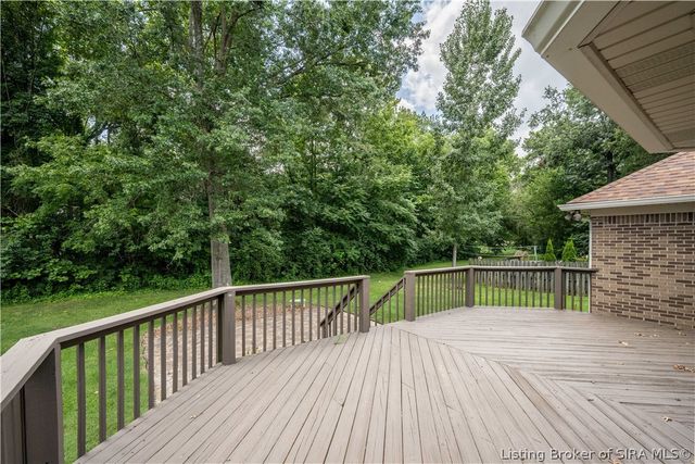 8411 Plum Run Drive, Sellersburg, IN 47172