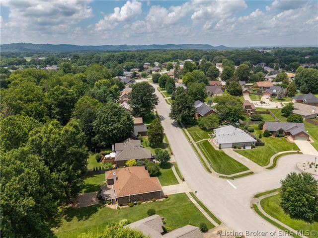 8411 Plum Run Drive, Sellersburg, IN 47172