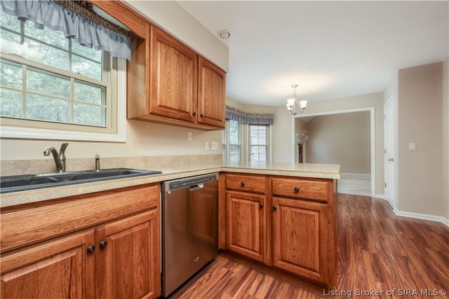 8411 Plum Run Drive, Sellersburg, IN 47172