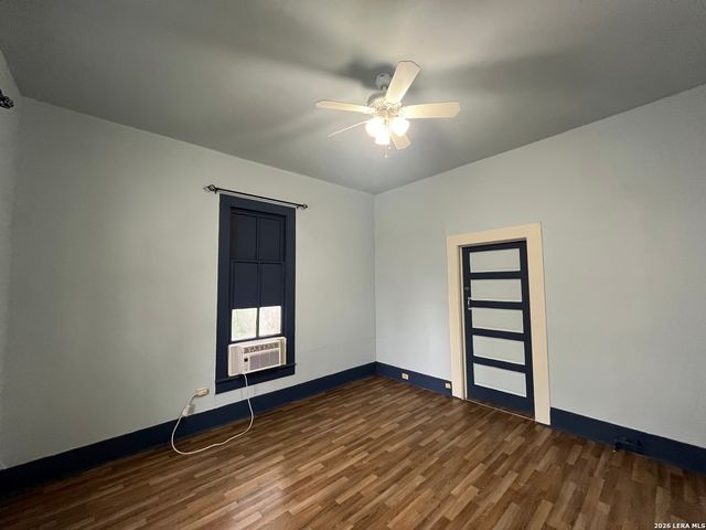 213 Cadwallader St Apt 2, San Antonio, TX 78212
