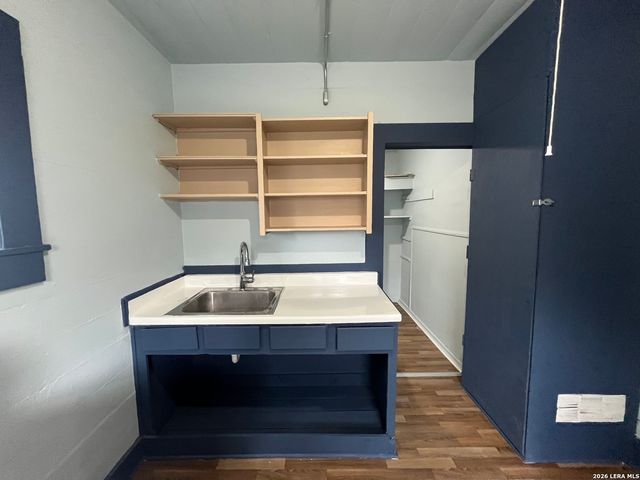 213 Cadwallader St Apt 2, San Antonio, TX 78212