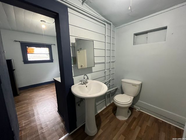 213 Cadwallader St Apt 2, San Antonio, TX 78212