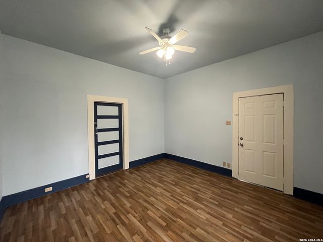 213 Cadwallader St Apt 2, San Antonio, TX 78212