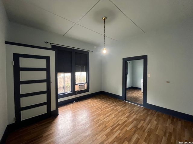 213 Cadwallader St Apt 2, San Antonio, TX 78212