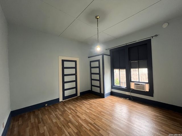 213 Cadwallader St Apt 2, San Antonio, TX 78212