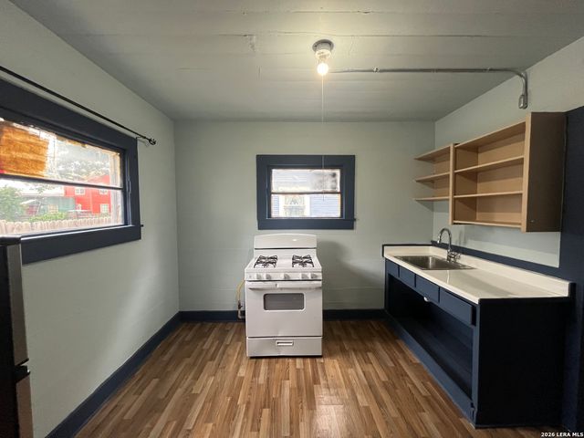 213 Cadwallader St Apt 2, San Antonio, TX 78212