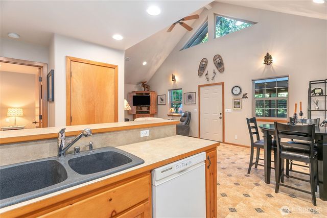 6978 Rainier Way, Deming, WA 98244