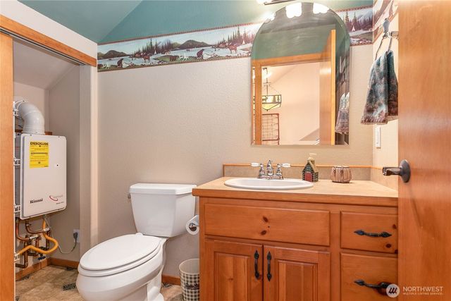 6978 Rainier Way, Deming, WA 98244