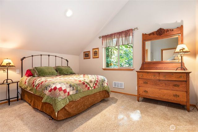 6978 Rainier Way, Deming, WA 98244