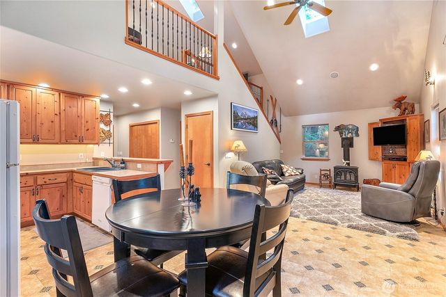 6978 Rainier Way, Deming, WA 98244