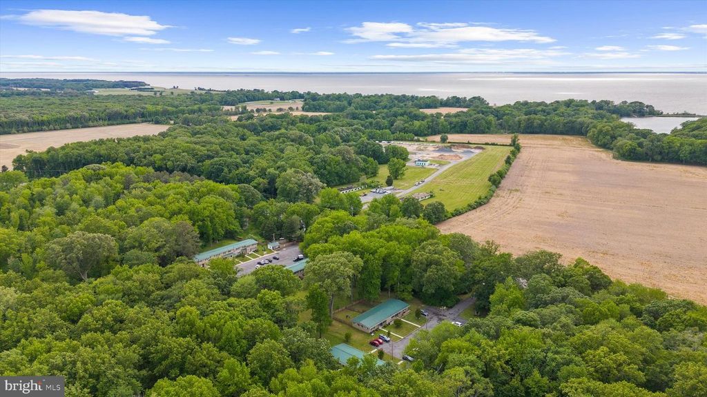 Image 23 of property listing at 21363 LYNN LN, Chestertown, MD 21620