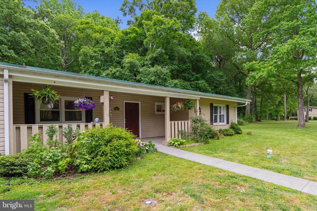 Image 3 of property listing at 21363 LYNN LN, Chestertown, MD 21620