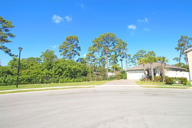 2549 Timber Forest Drive, West Palm Beach, FL 33415